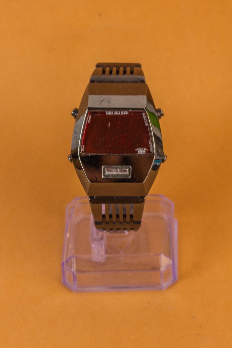 SEIKO ALBA AKA W670 4000 RED LED SPACE DARTH VADER WATCH | eBay SEIKO ALBA AKA W670 4000 RED LED SPACE DARTH VADER WATCH | eBay