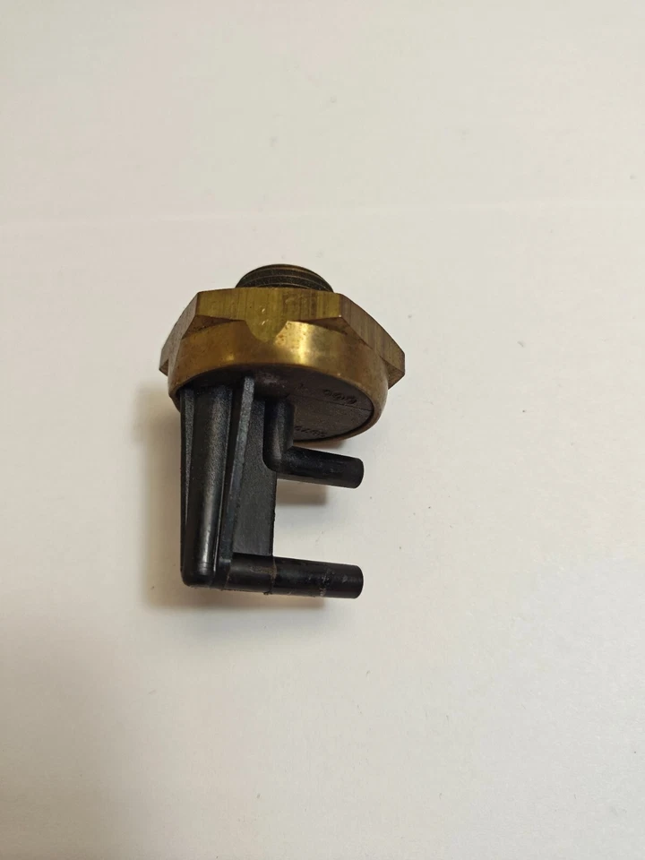 Interruptor de temperatura del refrigerante EGR montado en radiador Plymouth Chrysler 1973-1975 3870297 nuevo de stock Foto 4 de 4