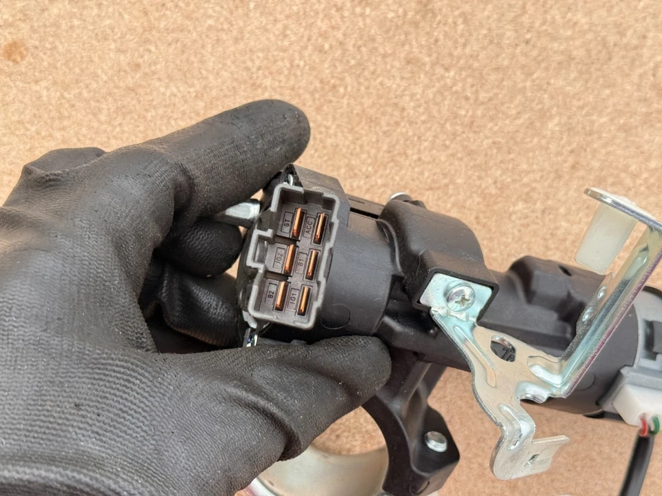 Interruptor de encendido Hyundai Accent 2012-2017 cilindro de bloqueo con llave OEM Foto 4 de 4