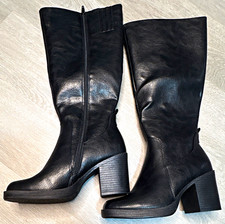 Women’s Black Knee High Riding Boots Side Zip Zipper Accent Square Toe Solid