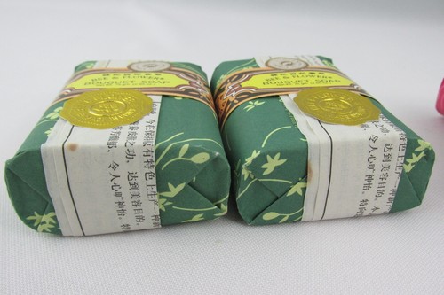 Lot of 4 Bars Bee & Flowers Bar Soap - 2 Rose, 2 Bouquet Scents - Picture 3 of 4