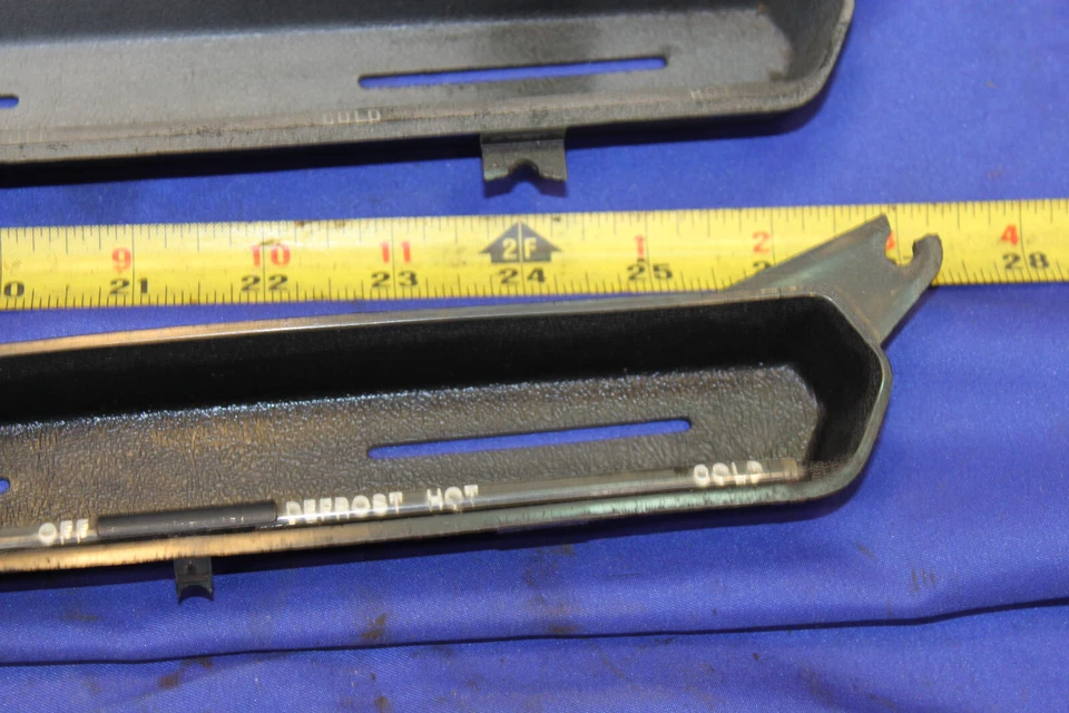 Conjuntos de zócalo interruptor de control de calefacción Triumph TR7 Foto 3 de 4