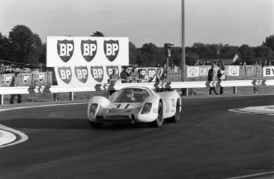Jo Siffert Hans Herrmann Porsche 908 Le Mans 1968 Old Motor Racing Photo 18