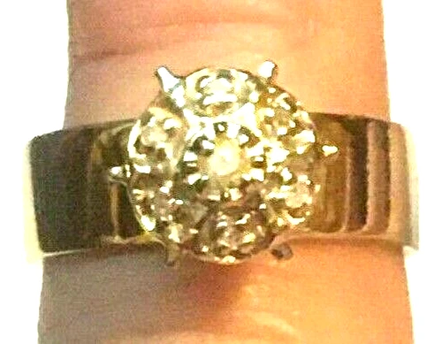 14K FLAT BAND 5.5mm WIDE / 7 DIAMOND CLUSTER 1/10 CARAT  SIZE 6.5