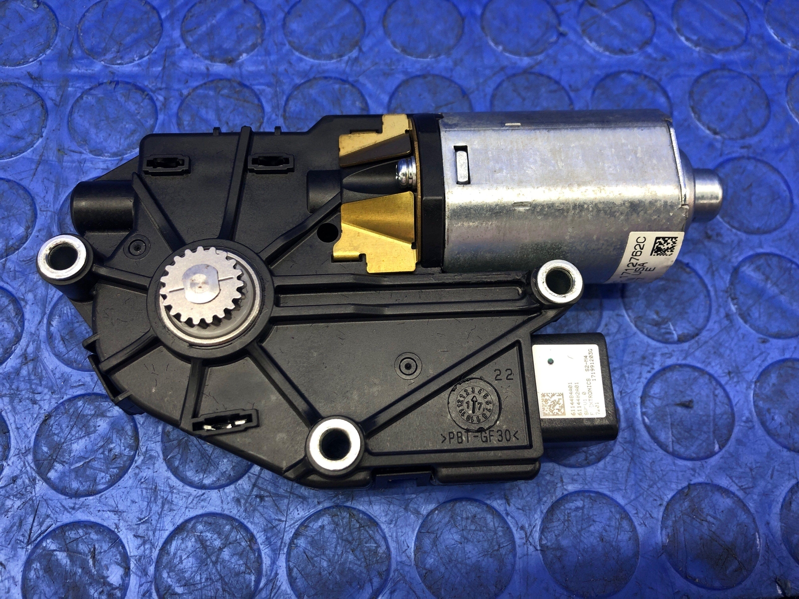 2017 2018 2019 2020 2021 2022 MASERATI LEVANTE OEM SUNROOF GLASS MOTOR