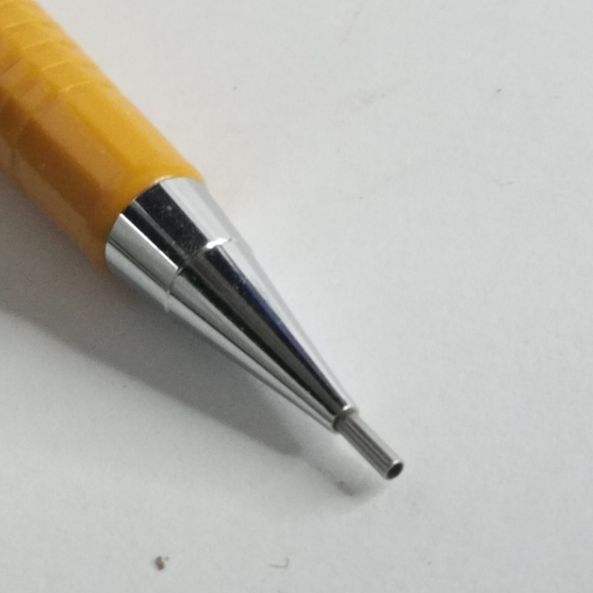 Porte-mines Pentel P209 G Sharp – Précision Et Confort Pour Le Dessin Technique Et Le Quotidien