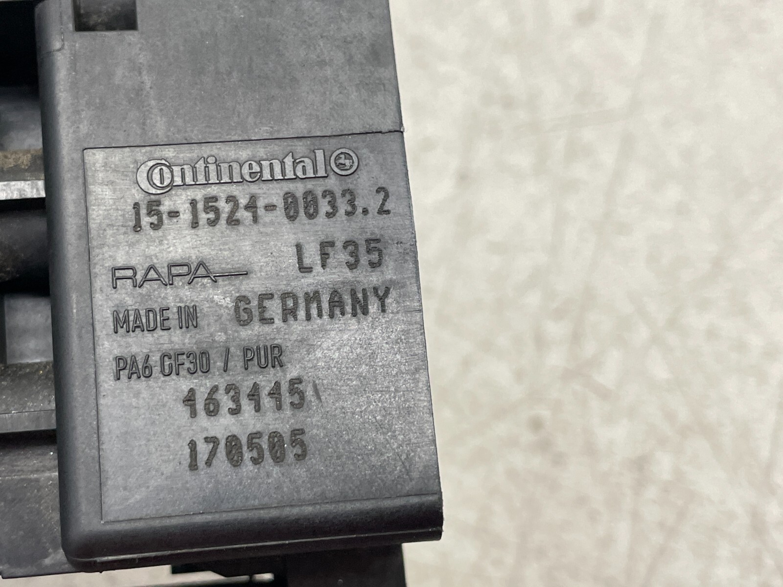 2017 2018 Maserati Levante Air Ride Suspension Solenoid Valve Block 1442 OEM