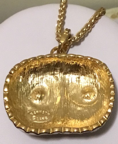 Gold Finish Chain blue eyes Owl Design 5 X Magnifying Pendant Necklace - Picture 5 of 6