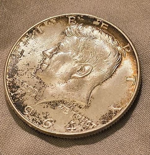 Absolutely Beautiful 1964 Au/Unc Kennedy Silver Half Dollar!! Lots Of Luster!!!