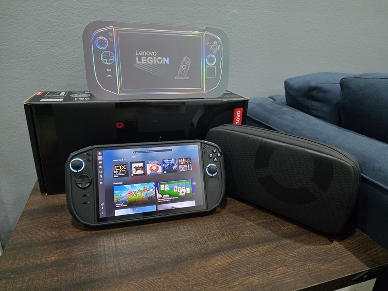Lenovo Legion Go 2 Z2 Extreme 32GB RAM 1TB Gaming Handheld - Excellent Condition