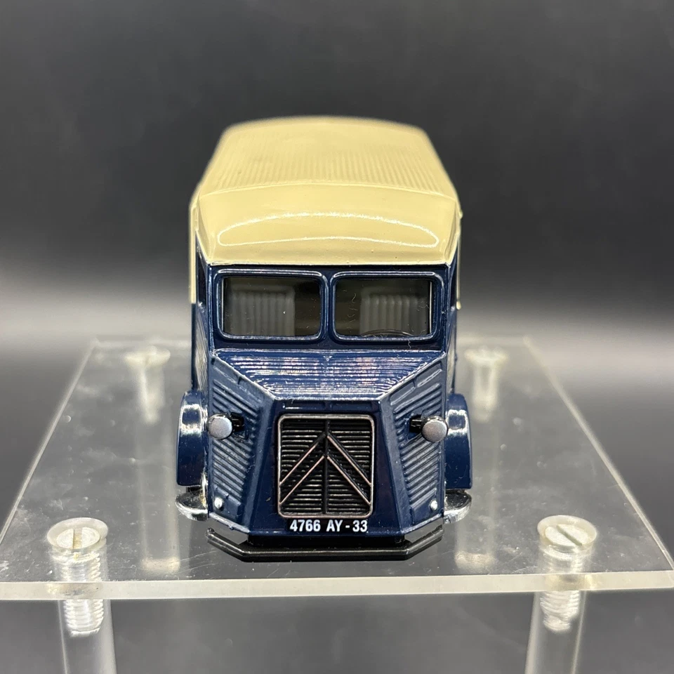 MATCHBOX YESTERYEAR A TASTE OF FRANCE 1947 CITROEN TYPE H VAN MARTELL YTF-2 - Image 4 of 4