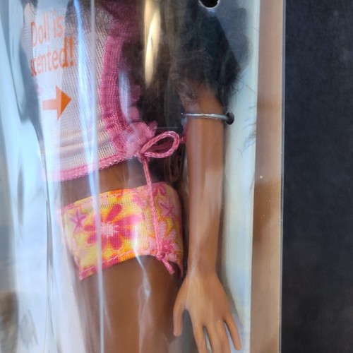 Cali Girl Christie Barbie 2004 Scented Doll Mattel Original Box Not Complete - Picture 10 of 13