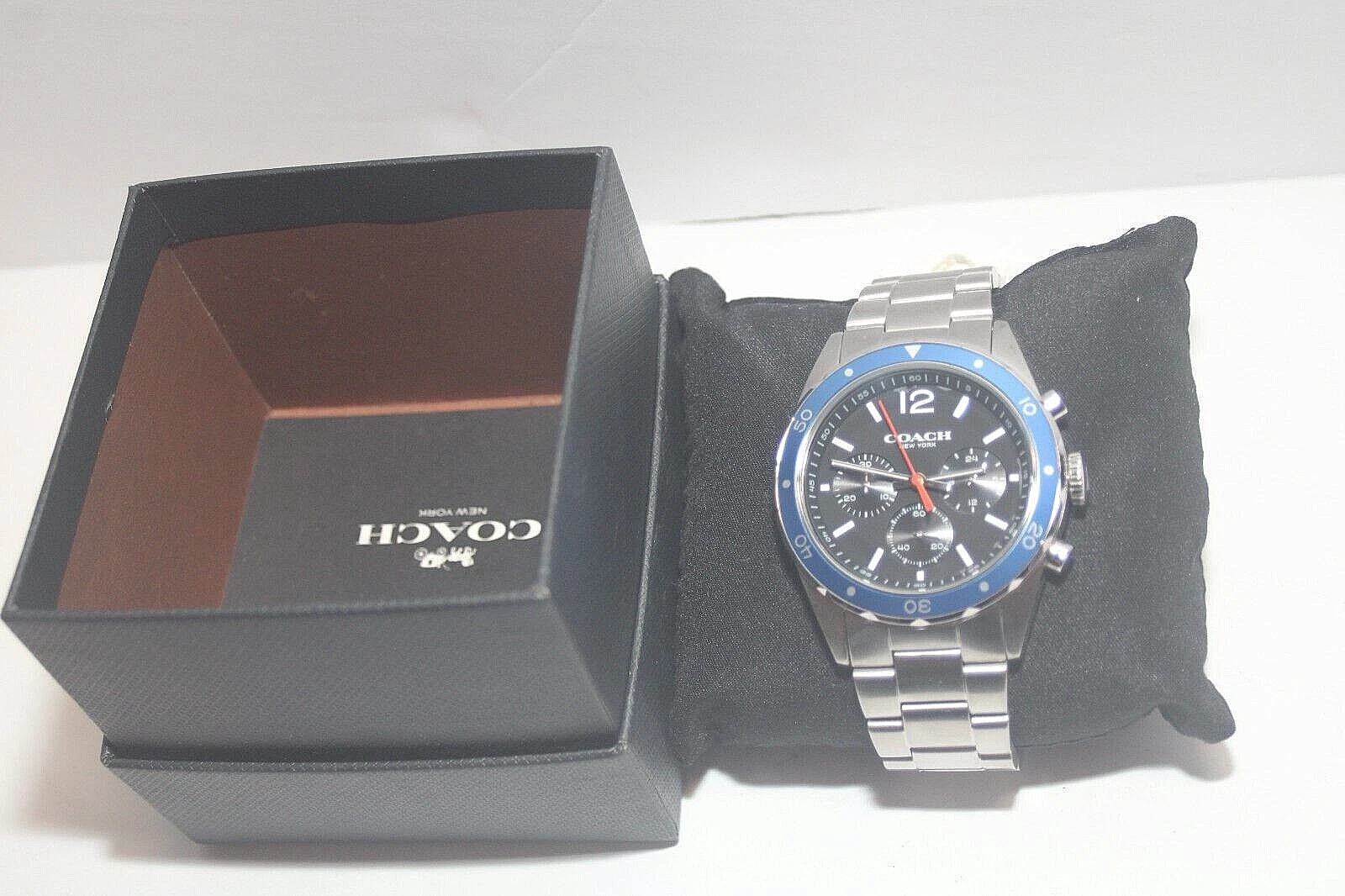 Orologio Coach Sullivan classico rotondo argento 14602084 prezzo al pubblico consigliato $ 295 lunetta blu