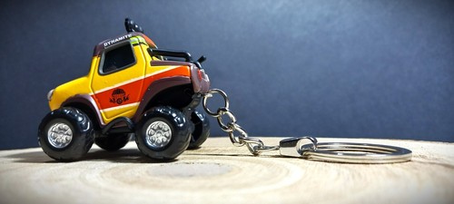 Portachiavi PLANES 2 DYNAMITE Disney/Hot wheels idea regalo/car keychain disney - Imagen 2 de 3