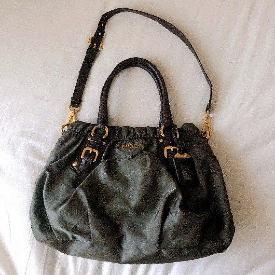 PRADA オリーブグリーン バッグ PRADA オリーブグリーン ショルダーバッグ