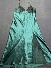 VTG Y2K SECRET TREASURES RARE GREEN SATIN W/ BLACK LACE LONG NIGHTGOWN SZ L