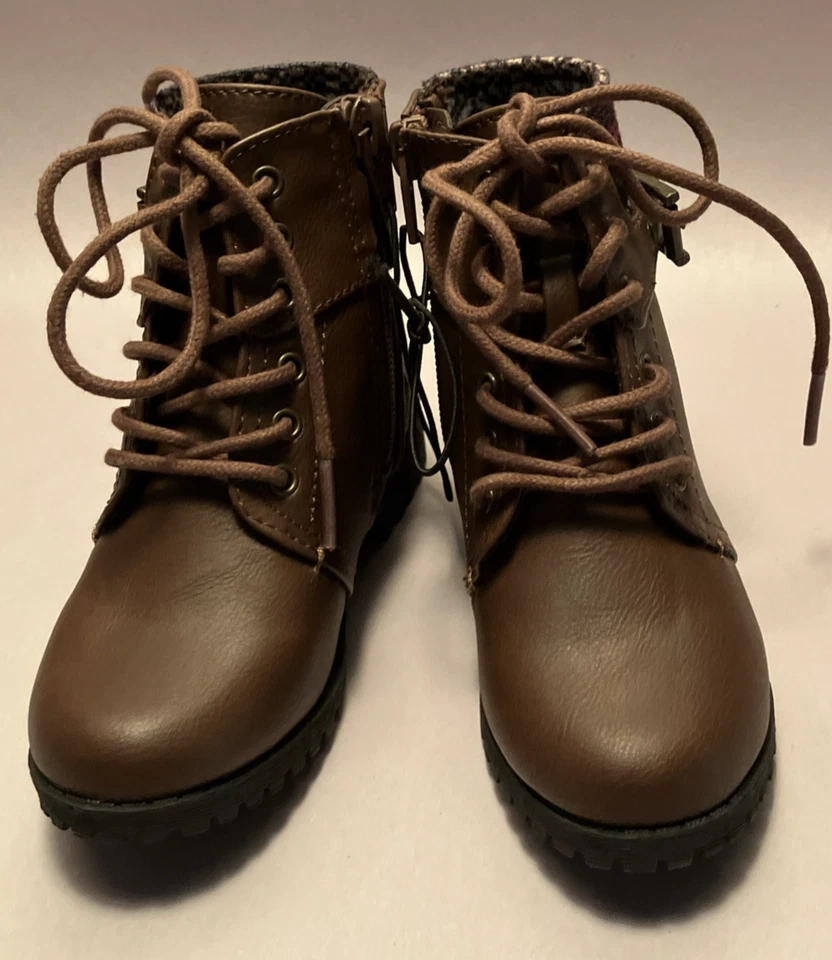 Nuevos botines al tobillo Okie Dokie niñas pequeñas 8M Lawson marrón cremallera lateral 4 1/4" de alto Foto 3 de 4