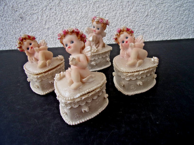 4 schöne Prestige Baby Engelsflügel Cherub Schmuckschatulle 9 x 6 cm.Vintage