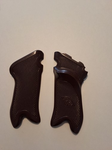 LUGER P08  BROWN GRIPS ARRO BRAND WOOD