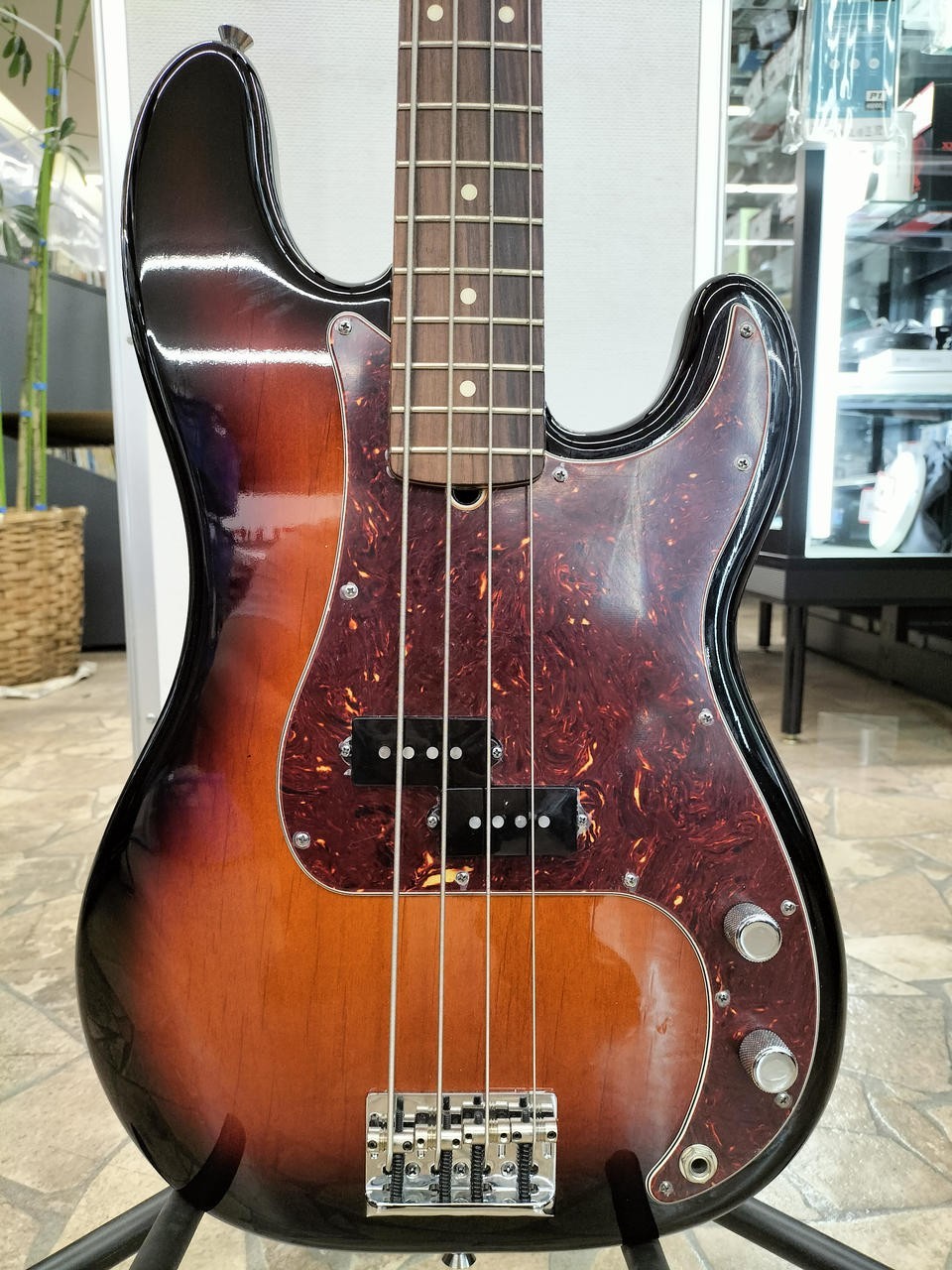 FENDER USA Electric Bass American Standard Precision Bass