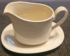 Corelle "Sandstone" Gravy Boat and Underplate 81-TY B1