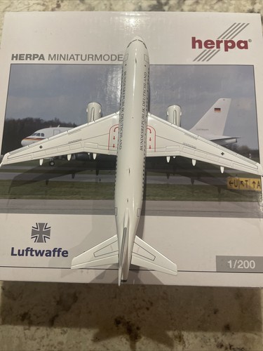 Herpa Airbus A319 CJ 1/200 Luftwaffe 15+01 Extremely Rare New - Picture 6 of 9