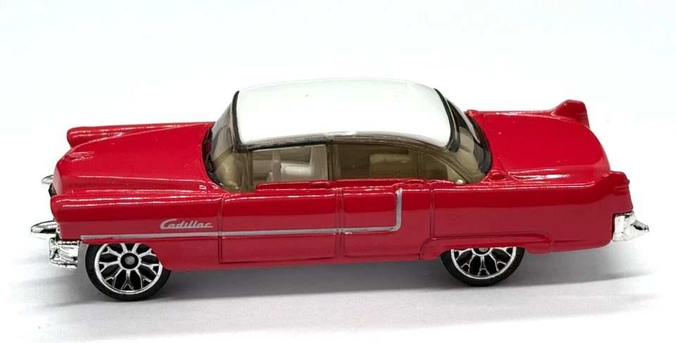 Cadillac Fleetwood 1955 rojo Matchbox Car 2000 como nuevo con techo blanco 1:64 Foto 3 de 4
