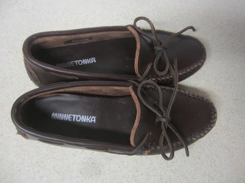 Scarpe Minnetonka Classic Driver Mocassino Donna Taglia 6,5 Pelle Marrone 698 - Foto 2 di 13