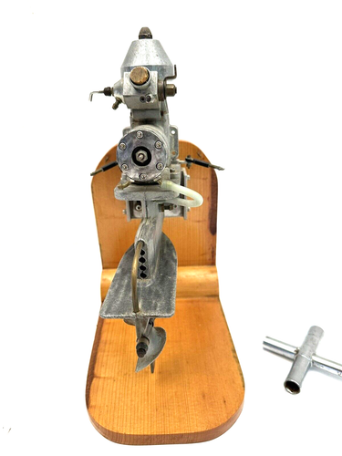 Nice Vintage KB Outboard 7.5 & Lower Unit RC Boat K&B Gas Engine Motor with Prop - Picture 3 of 18