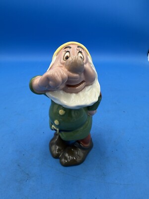 Snow White Sneezy Dwarf 6'' Figurine Evan K Shaw Pottery Walt Disney Small Chip
