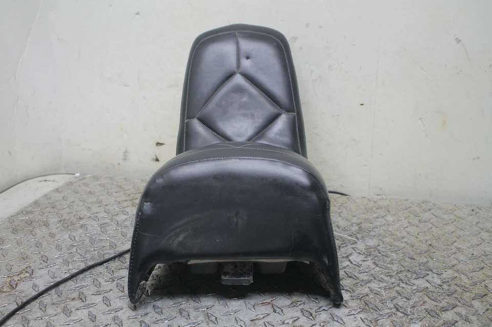 1984-1985 HONDA VT700 VT700C SHADOW OEM PASSENGER SEAT BACK 77300-ME9-670 - Изображение 2 из 4