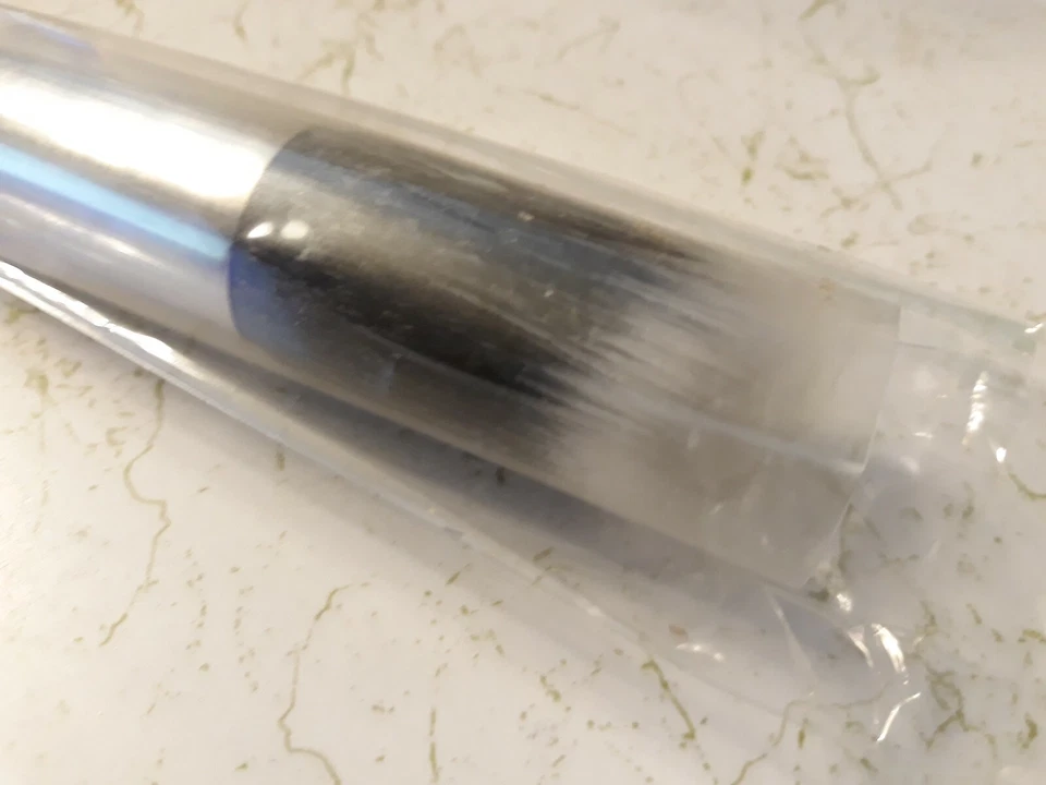 Studio Gear Cosmetics No. Cepillo bronceador en ángulo de 15 1,3 onzas Foto 4 de 4