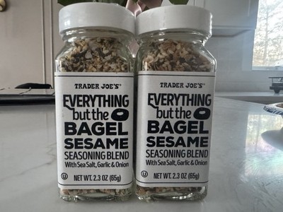 Trader Joe's Everything but the Bagel Sesame Seasoning Blend Flake 2 Pack 65g