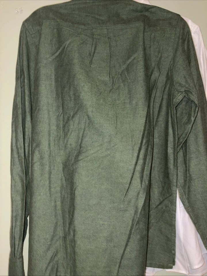 Pana verde abotonada calce informal Paul Smith Foto 3 de 3