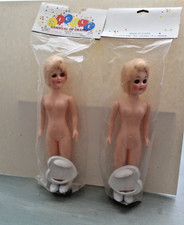 Carnival of Craft Doll Open Close Blue Eyes Blond Hair Shoes Stand Set of 2