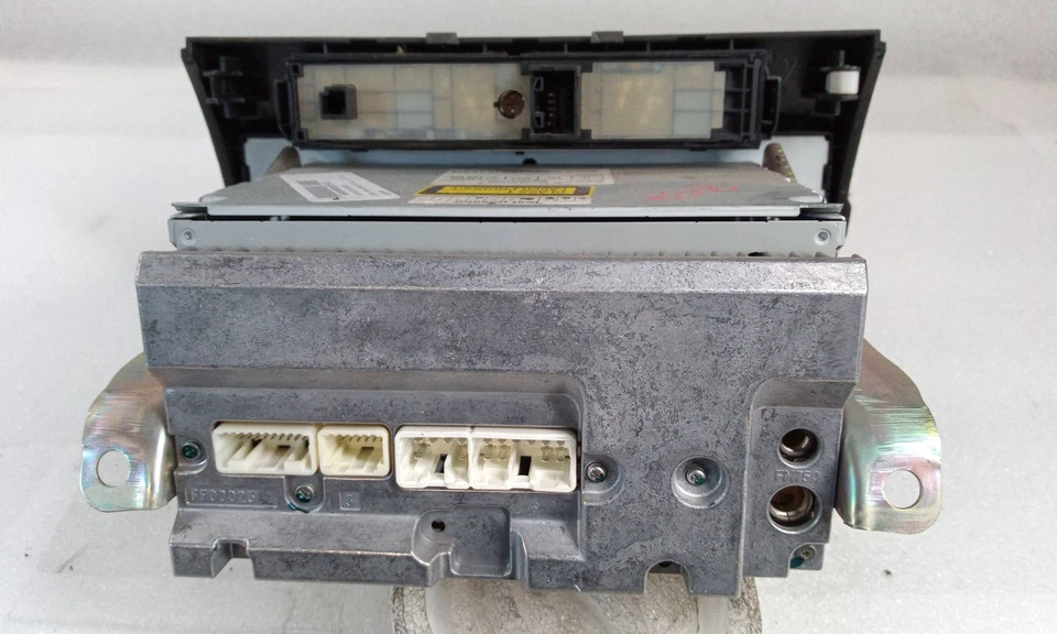 861200F030 sistema audio radio cd para TOYOTA COROLLA VERSO (R1) 526482 - Imagen 3 de 4