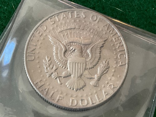 1982 Kennedy Half Dollar Error Coin ( No FG ) ;T9 - Picture 7 of 7