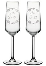 Personalised Engraved Mr and Mrs Champagne Flutes Wedding Gift Champagne Glasses