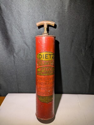 VINTAGE ONE PINT DIETZ VOLUNTEER RED METAL FIRE EXTINGUSHER EMPTY!