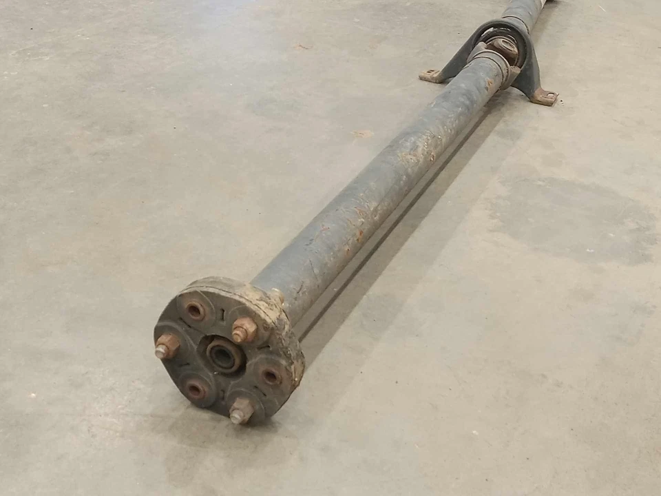 06-09 Mercedes Benz E350 AWD eje de transmisión trasero eje de hélice OEM 2114102706 Foto 3 de 4