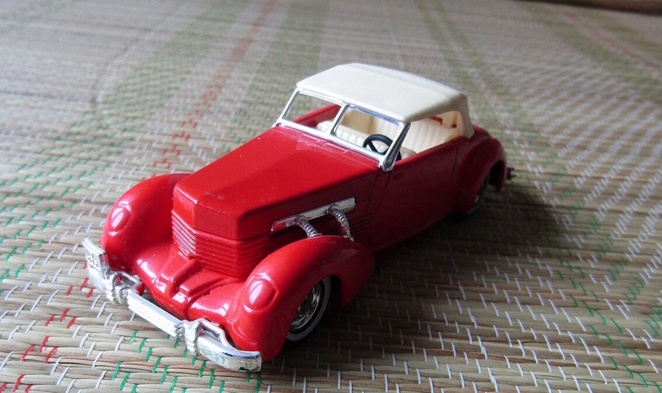 Vintage Matchbox Cord model 812. 1937,comme neuf. - Photo 1/1