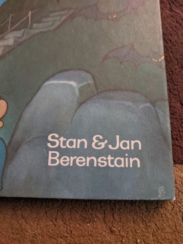 The Berenstain Bears and the Spooky Old House Cub Club - Imagen 4 de 15