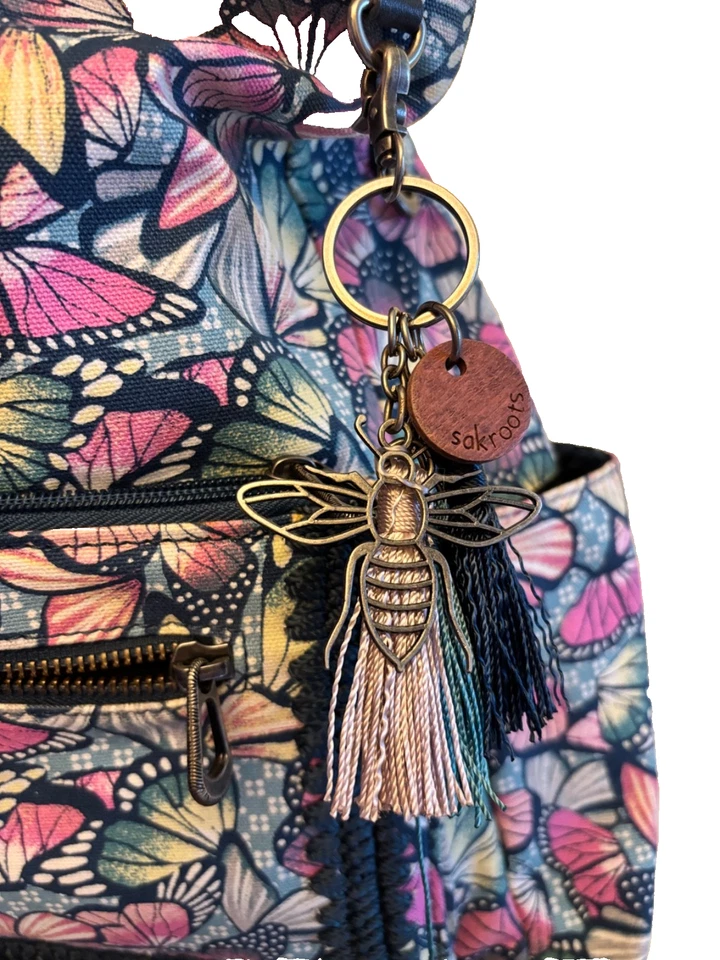 "Mochila Sakroots Loyola estampado mariposa en flor de Danielle Foye 15""" Foto 2 de 4