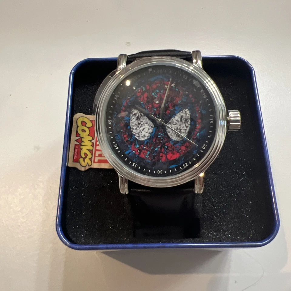 Nuevo en caja Reloj Hombre Marvel Spiderman Cara Mosaico Analógico Cuero Negro Foto 2 de 4