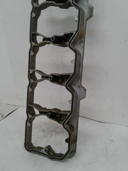 13-18 RAM 5500 ROCKER ARM CASING 6.7L 3975944 — 第 3/4 张图片