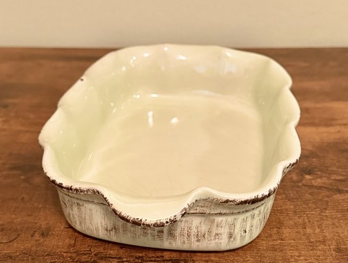 De Silva Terracotta Ruffled Light Green Casserole Dish 10.5" X 7.5" - Picture 16 of 22