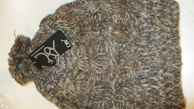 NWT $20 D&Y Women's Cable-Knit Beanie Hat with Pom-olive -one size