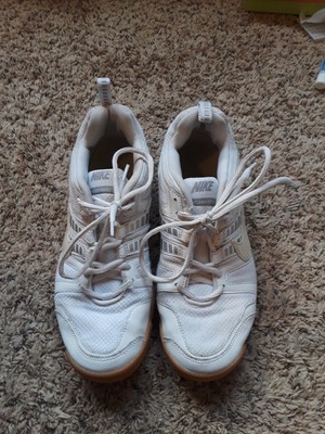 white nike volleyball shoes size 10