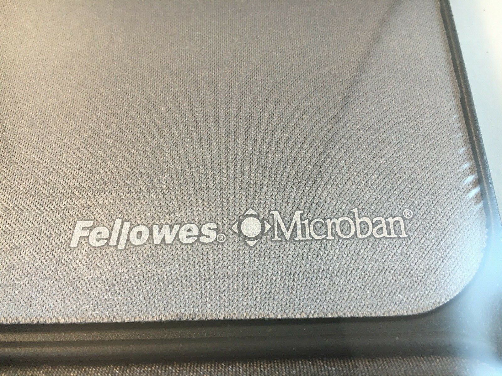 New Fellowes Wrist Support W/ Microban Protection Graphite/Black 9175101 Sealed