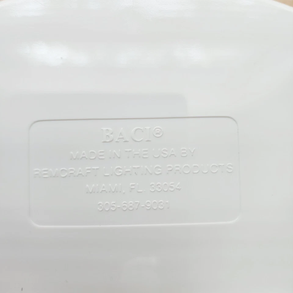 Espejo de aumento de maquillaje iluminado Baci Remcraft de colección cromado blanco hecho en EE. UU. Foto 3 de 4